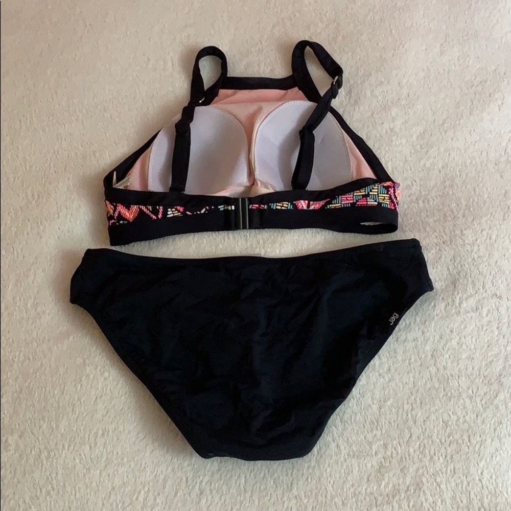 Bikini Set - Picture 2 of 3